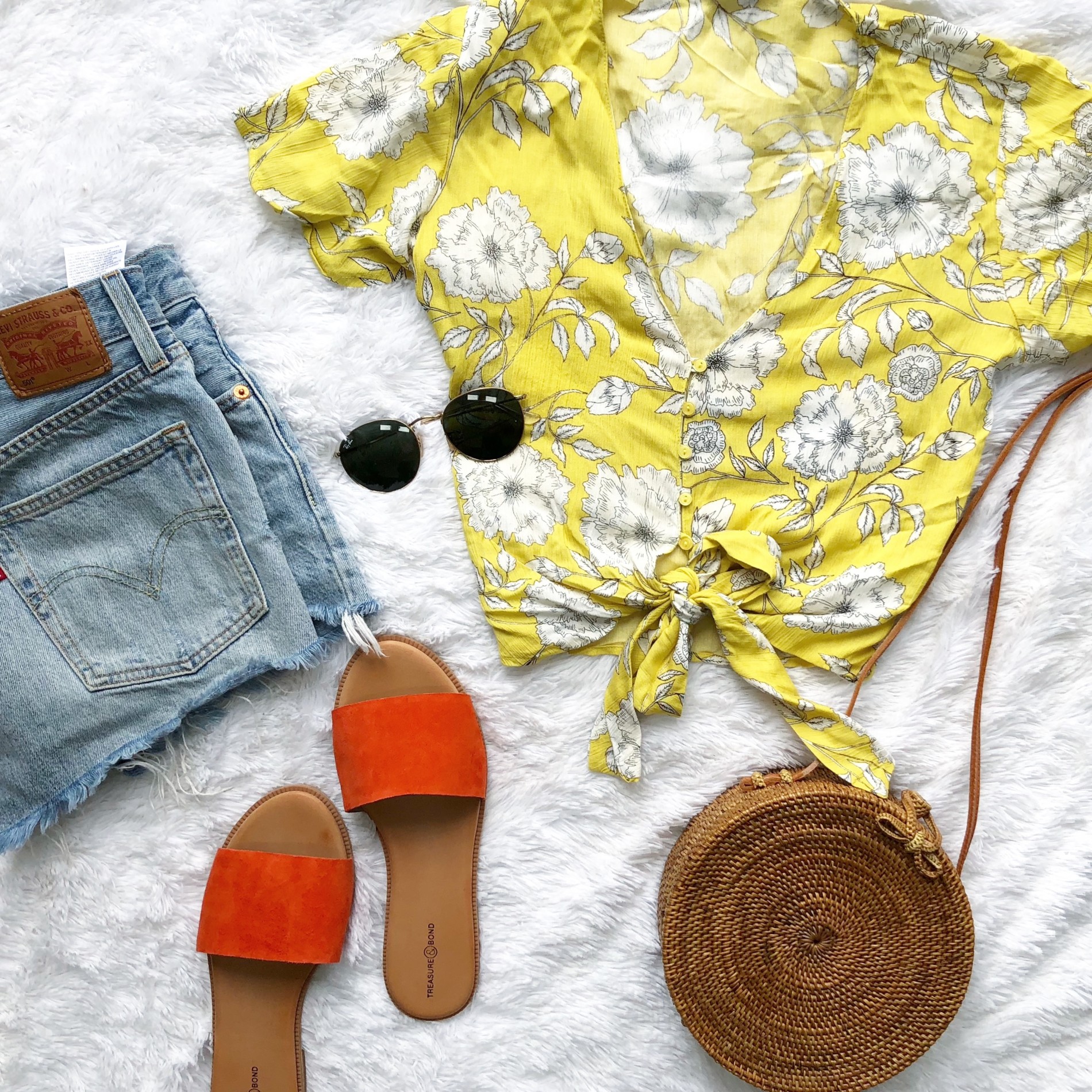 Things I Always Pack For Vacay – THE DAILY TAY
